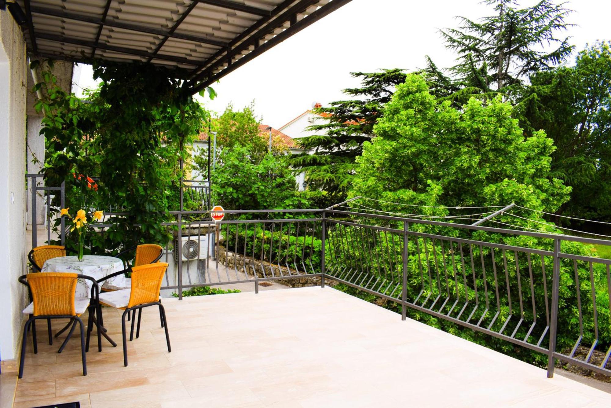 Apartments Maestral Malinska Bagian luar foto